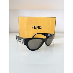 NEW!!! Fendi black women sunglasses FE40135F 01A Authentic
